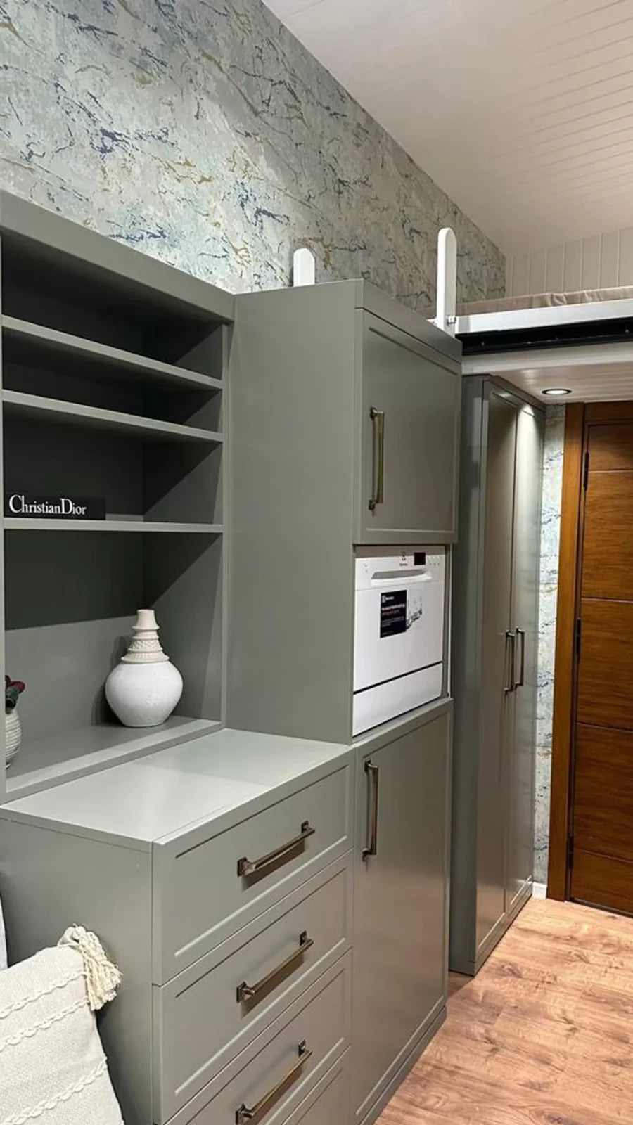 Premium Tiny House BERLIN 8m Loft 24m² – Wohnwagen – kein Baugenehmigung – TÜV