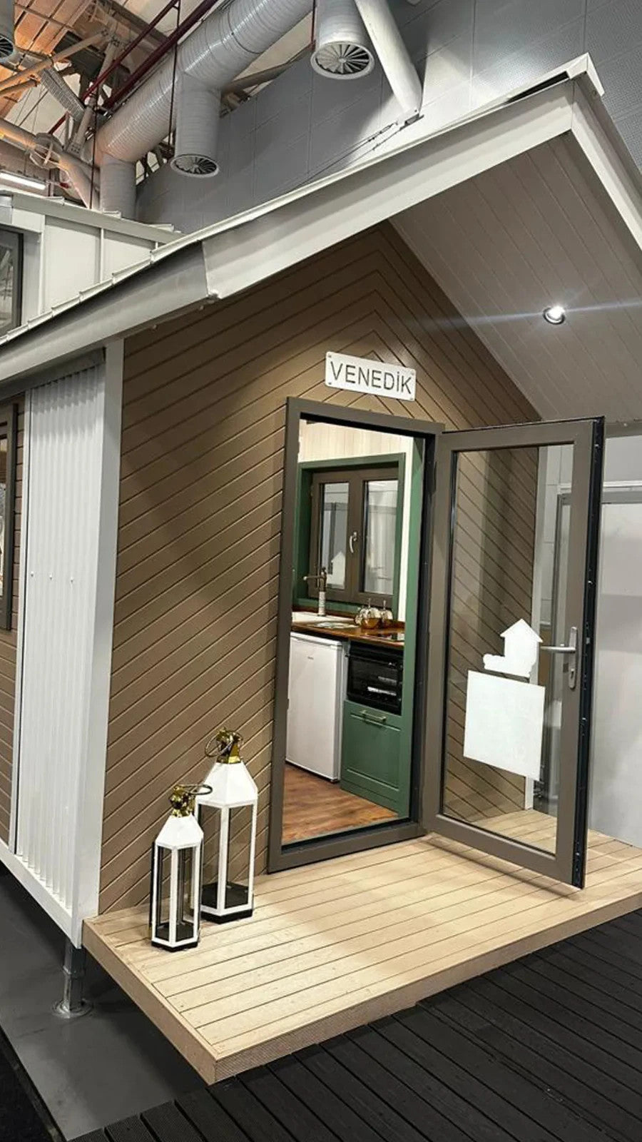 Tiny House VENEDIK 8m 20m² – Wohnwagen – kein Baugenehmigung – TÜV – Veranda