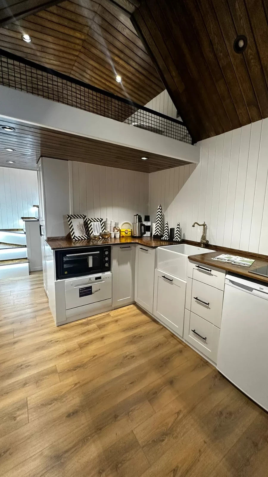 Tiny House 8m Loft 24m² – Wohnwagen – kein Baugenehmigung – TÜV – Lieferung DE