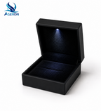 ASERON LED Schmuckbox mit Kristall Ohrsteckern Geschenkset Weiß Damen Luxus