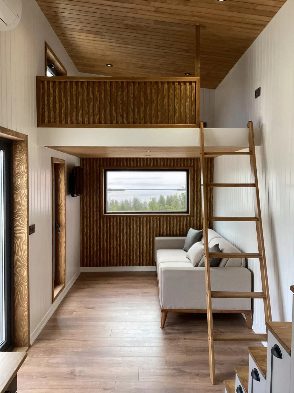 Tiny House KOSOVA 8m Doppel-Loft – 29,5m² – inkl. Lieferung DE – TÜV – Familien