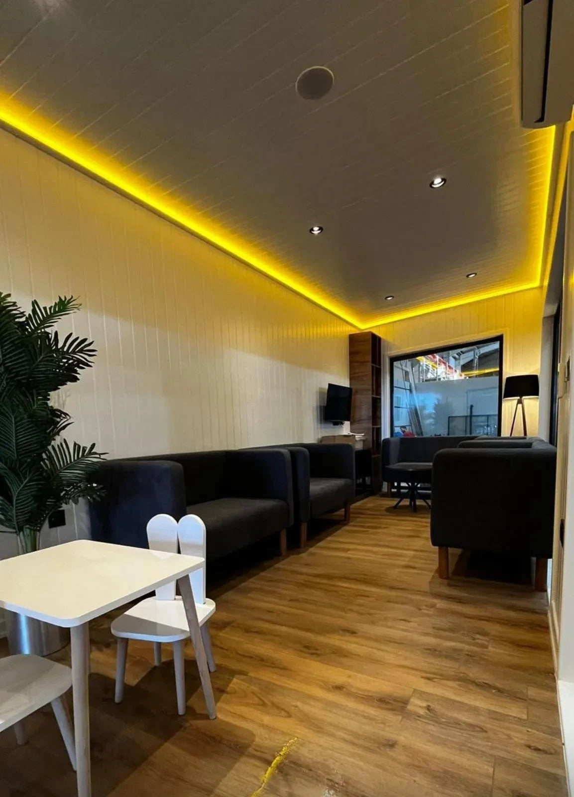 Tiny House ALBA 8m – Modern Design – inkl. Lieferung DE – TÜV – Einstieg