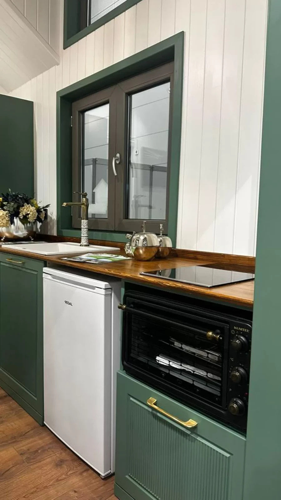 Tiny House VENEDIK 8m 20m² – Wohnwagen – kein Baugenehmigung – TÜV – Veranda