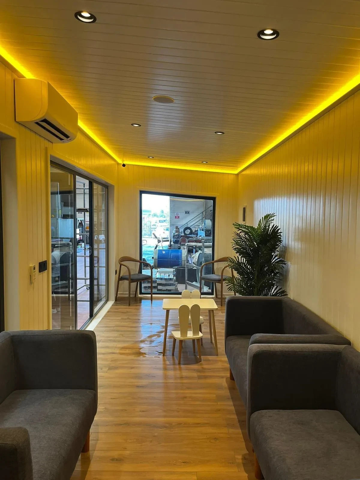 Tiny House ALBA 8m – Modern Design – inkl. Lieferung DE – TÜV – Einstieg