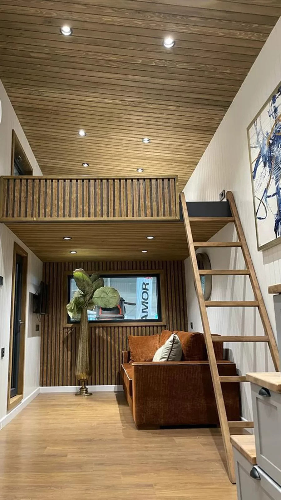 Tiny House KOSOVA 8m Doppel-Loft – 29,5m² – inkl. Lieferung DE – TÜV – Familien