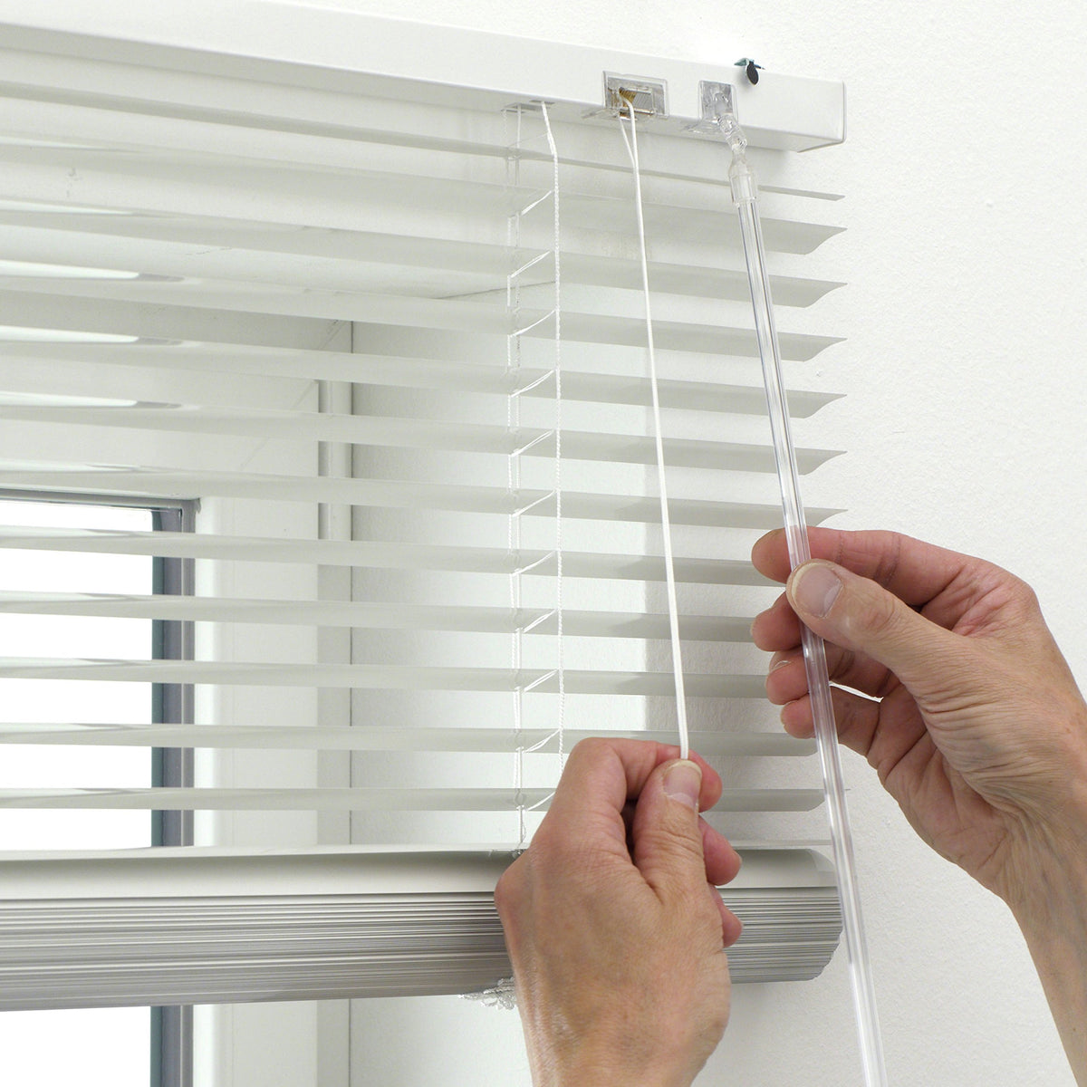 Gardinia Alu-Jalousie, Sicht-, Licht- und Blendschutz, Wand- und Deckenmontage, Alle Montage-Teile inklusive, Aluminium-Jalousie, Weiß, 40 x 175 cm (BxH) 7840